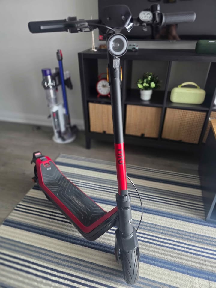 NIU KQi3 Sport Electric Scooter - photo 2