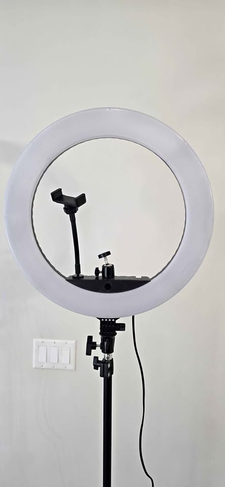 18 inch LED Ring Light with Tripod Stand