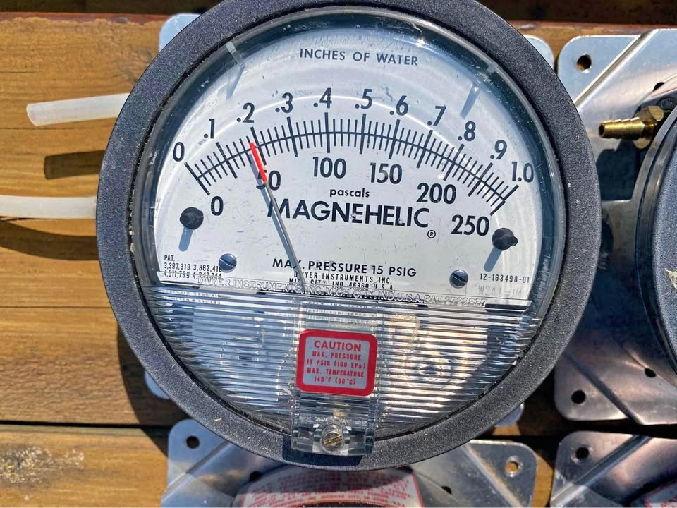 Dwyer Magnahelic Gauges - Pressure Differential