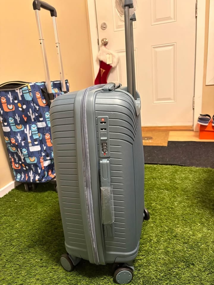 New Light Blue 22in Hardshell Carry-On Suitcase - photo 4