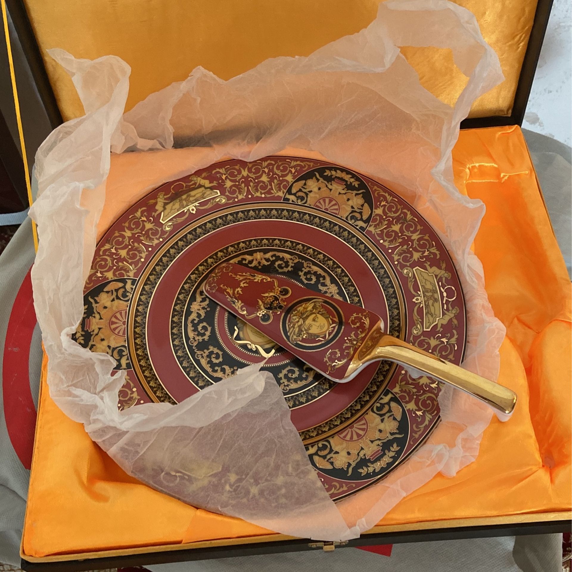 Versace Medusa Head Cake Platter With Cake Shovel