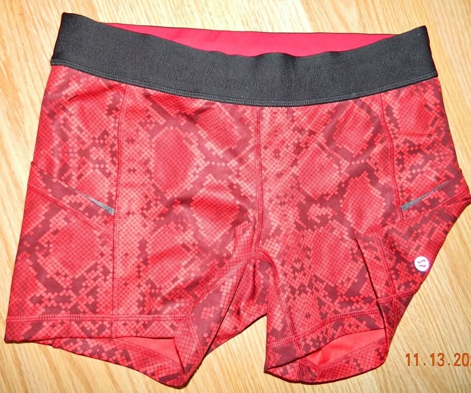 LULULEMON WHAT THE SPORT SHORT size 8