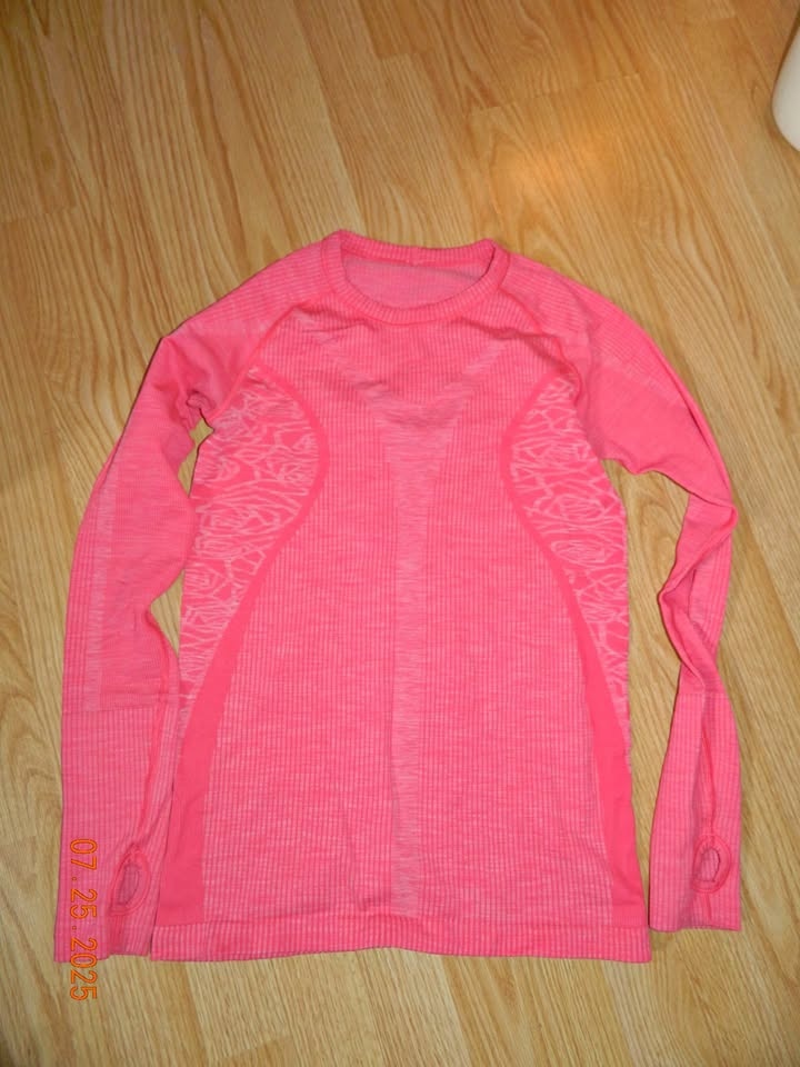 LULULEMON RESTLESS PULLOVER size 6 EUC