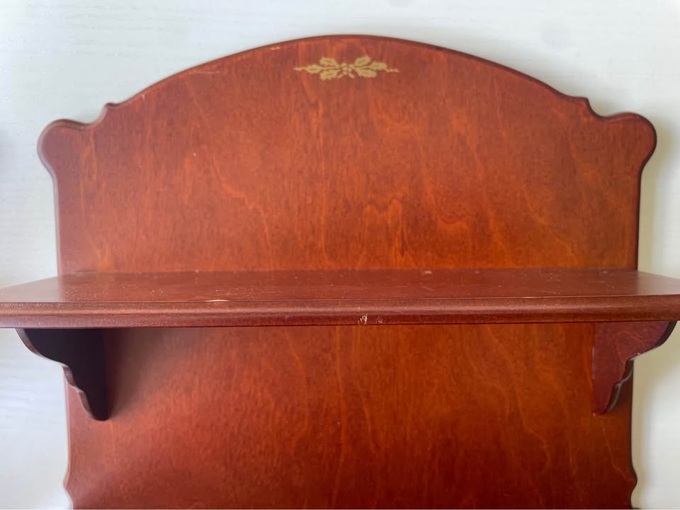 Set of two beautifully crafted vintage wooden shelves - photo 3