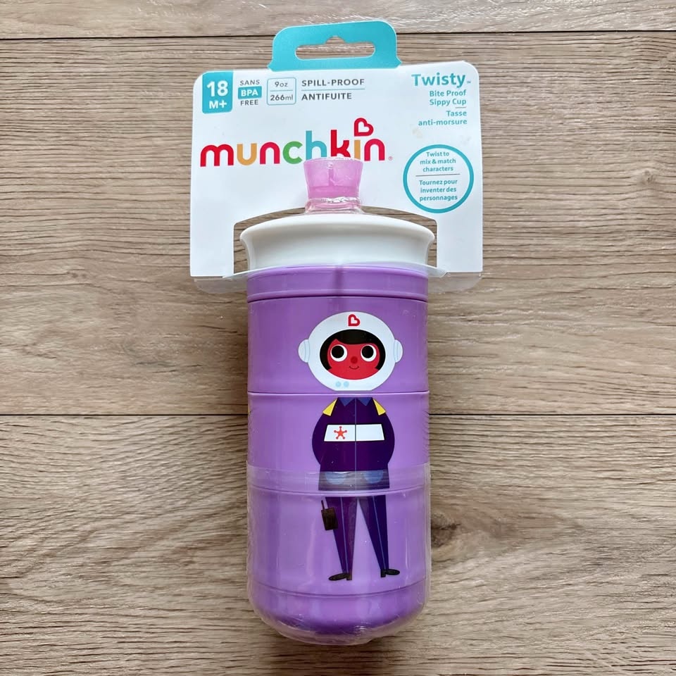 Brand new Munchkin twisty mix & match sippy cup