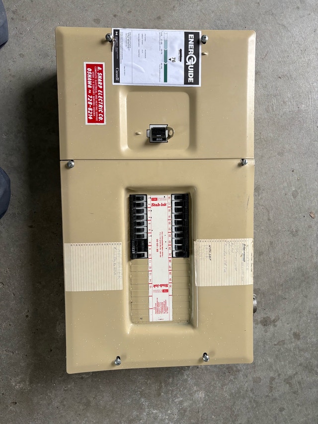 200 Amp Electrical Panel - Federal Pioneer - photo 3