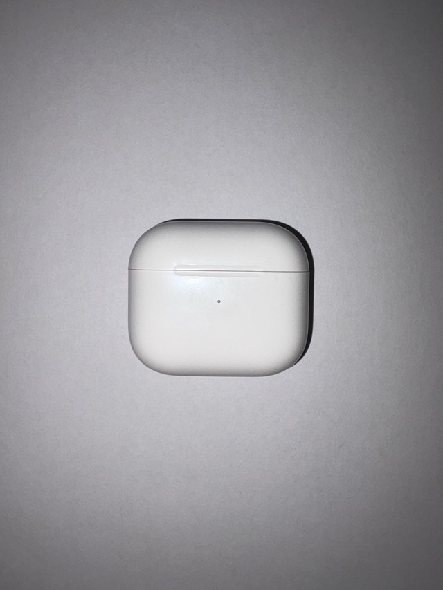 Apple AirPods 3rd Generation - photo 4
