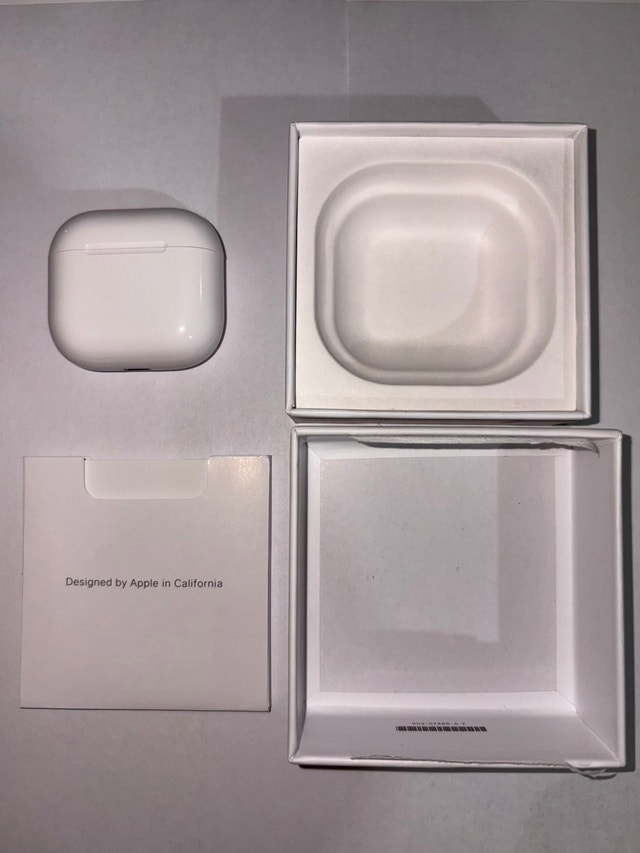 AirPod 4’s with charging case