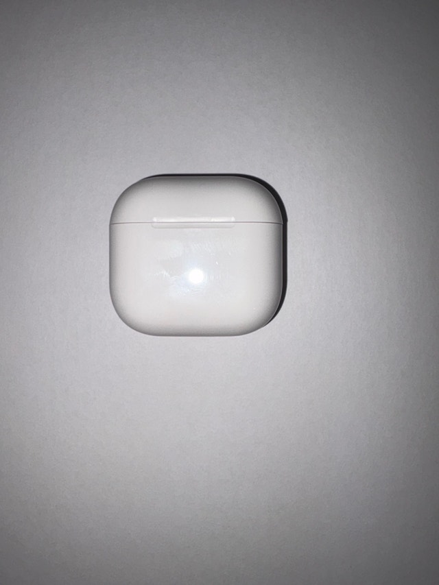 AirPod 4’s with charging case - photo 4
