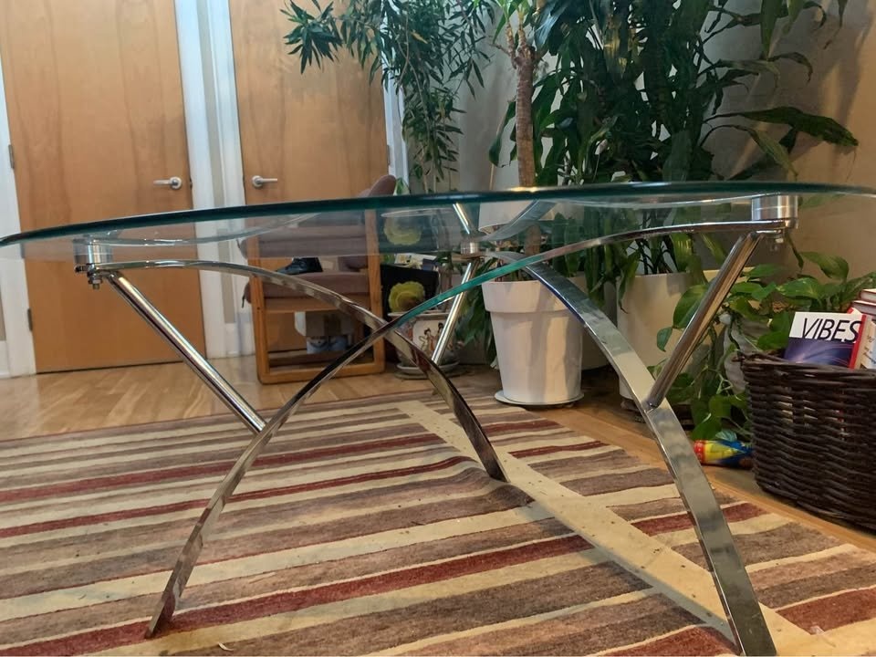 Elegant glass and stainless steel coffee table - photo 3