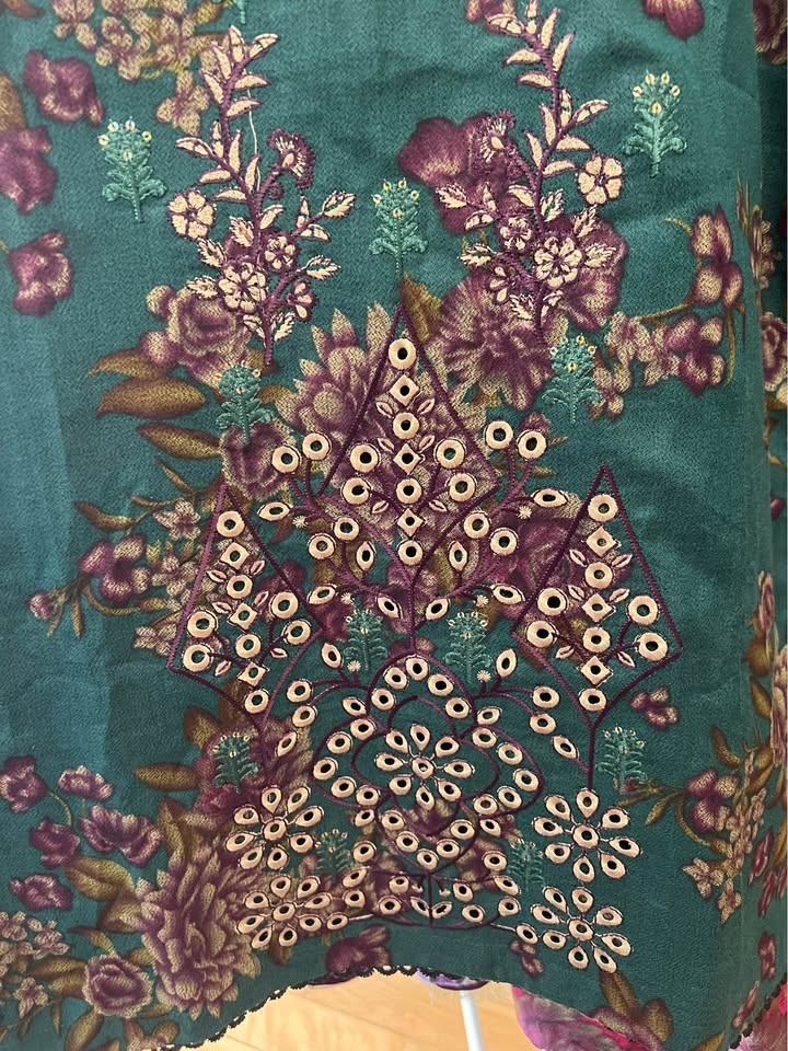Beautiful 3Pcs Embroidered and laced Suits - photo 4