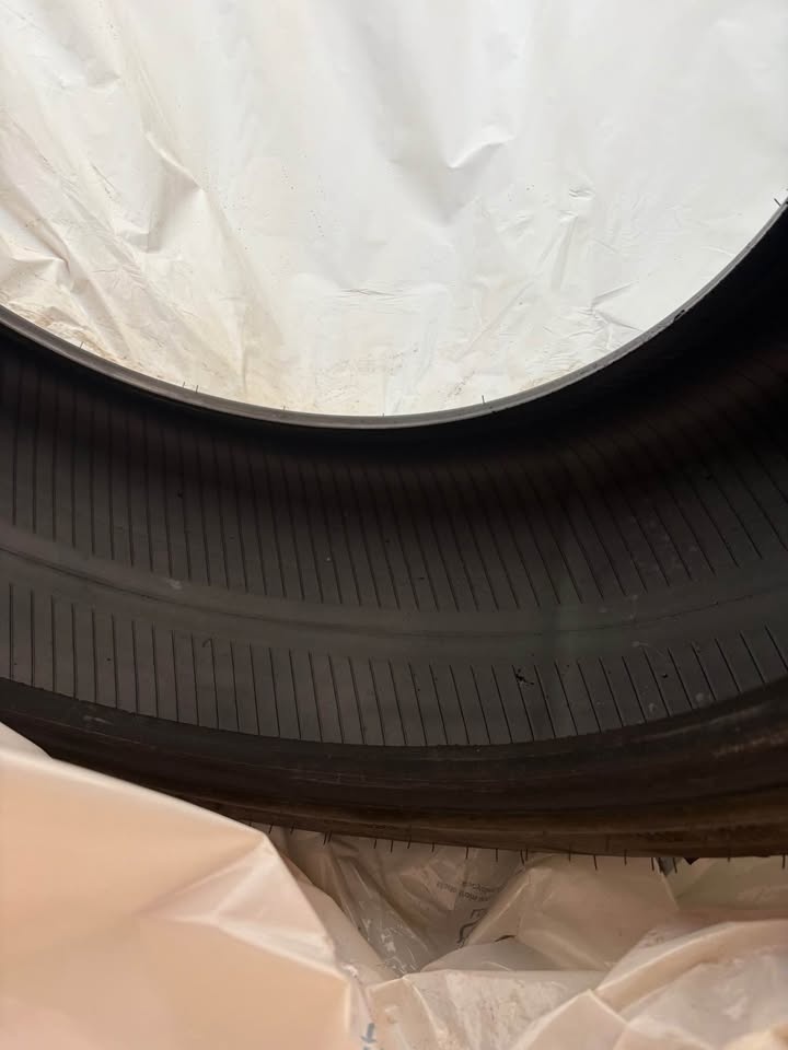 Set of 4 Tires - 225/45/18 - photo 4