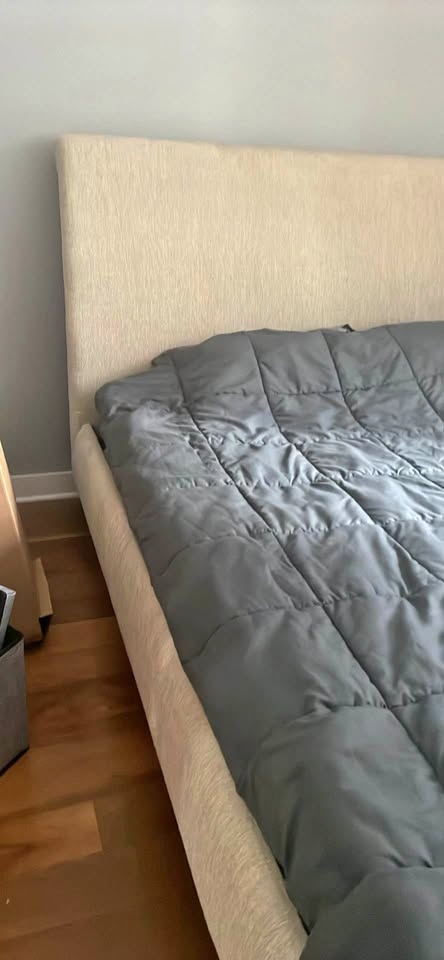 Queen size bed