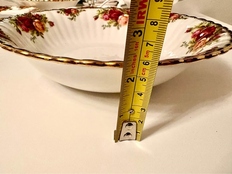 Royal Albert Old Country Rose Serving Bowl Gold Trim 9.5" - photo 2