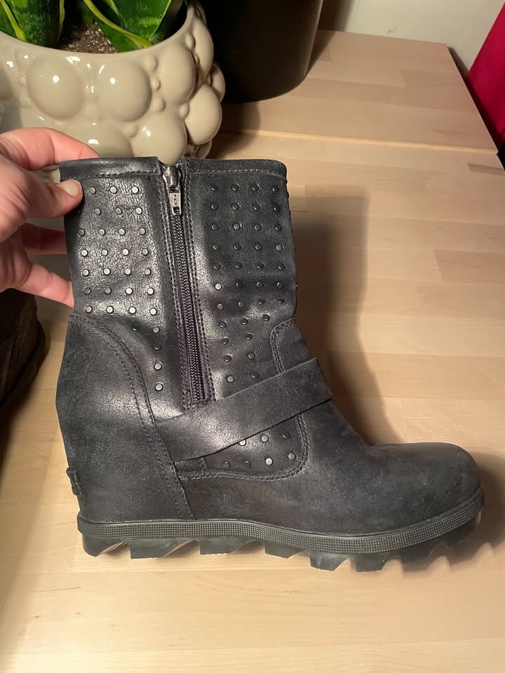 Sorel Joan of Arctic Wedge II Boot Stud Black Leather US 7.5 - photo 5