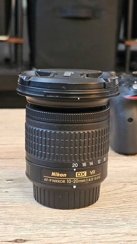 Nikon 10-20mm f/4.5-5.6G VR Wide Angle Lens + Hood - photo 5