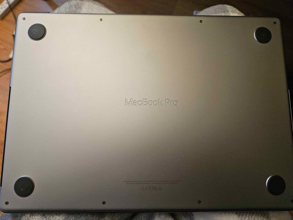 M1 Pro Macbook Pro 14" (16GB RAM, 512GB SSD) - photo 5