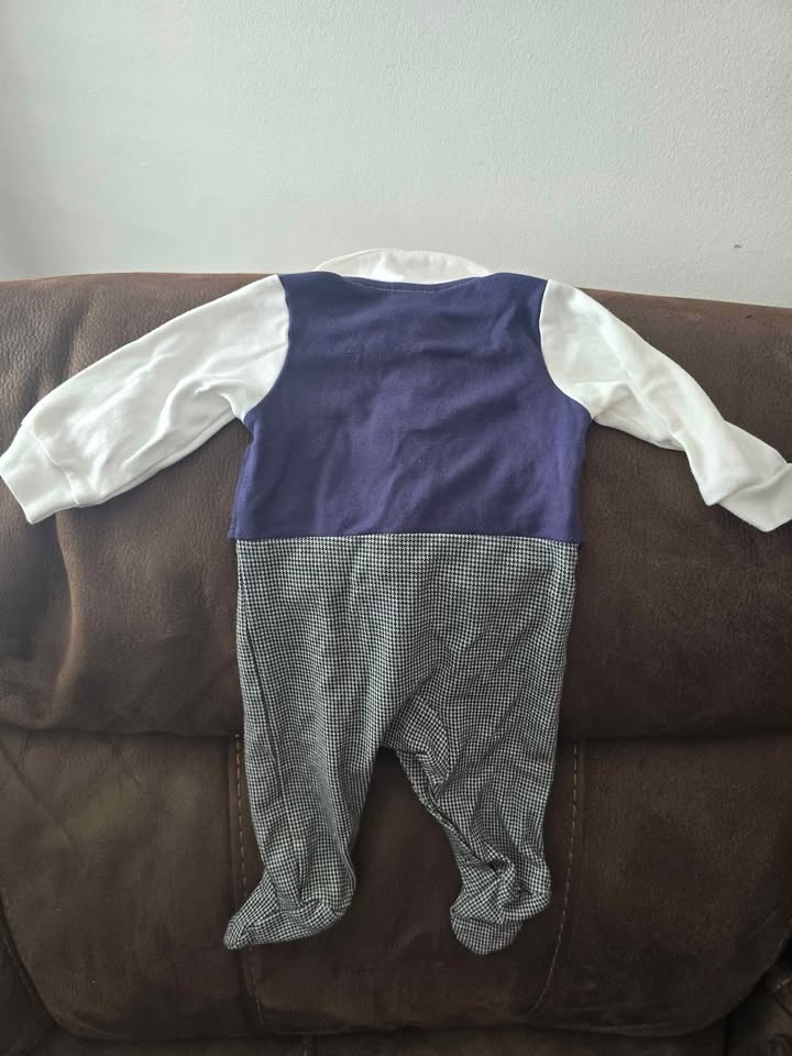 Baby boy 6M formal onesie - photo 3