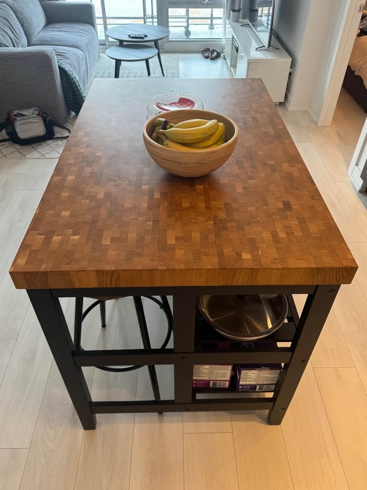 VADHOLMA Kitchen Island *EXCELLENT CONDITION* - photo 3