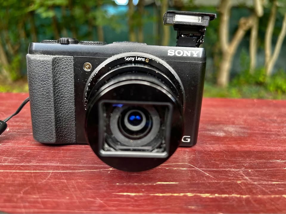 Sony DSC-HX50V/B 20.4MP Digital Camera with 3-Inch LCD Screen
