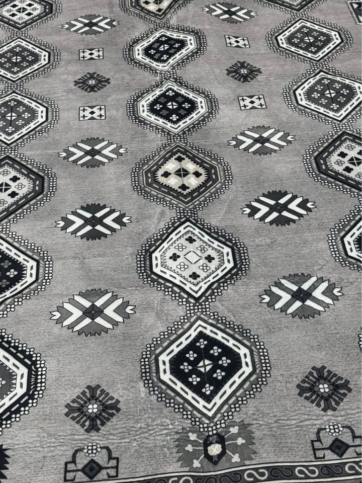 New Carpet 7x10 ft, Gray, Machine Washable - photo 2