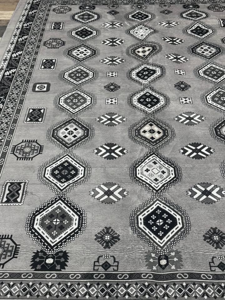 New Carpet 7x10 ft, Gray, Machine Washable - photo 3