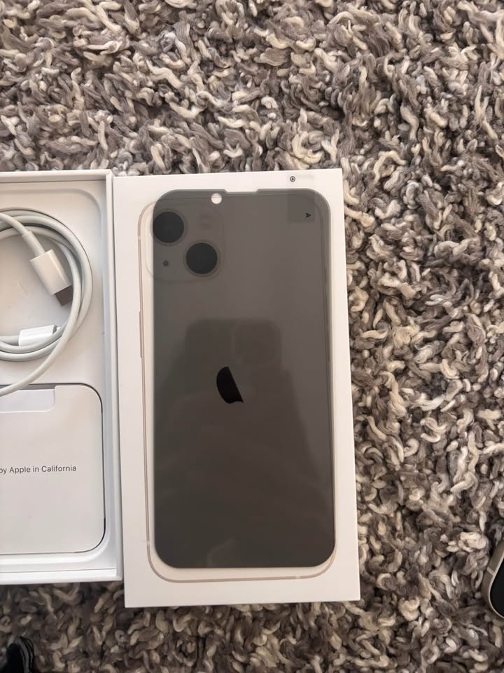 iPhone 13 Starlight - photo 4