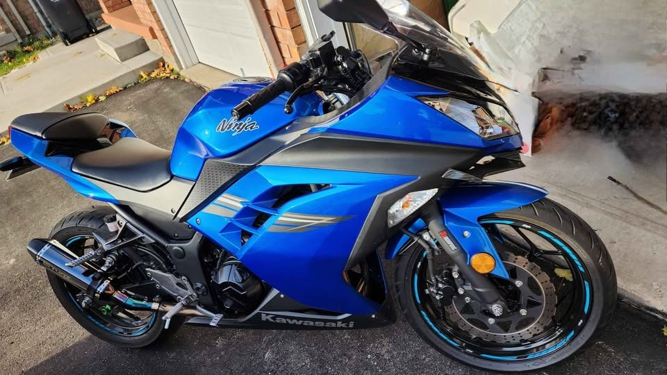 2017 Kawasaki Ninja EX300 - 11,000 km - Blue - photo 2