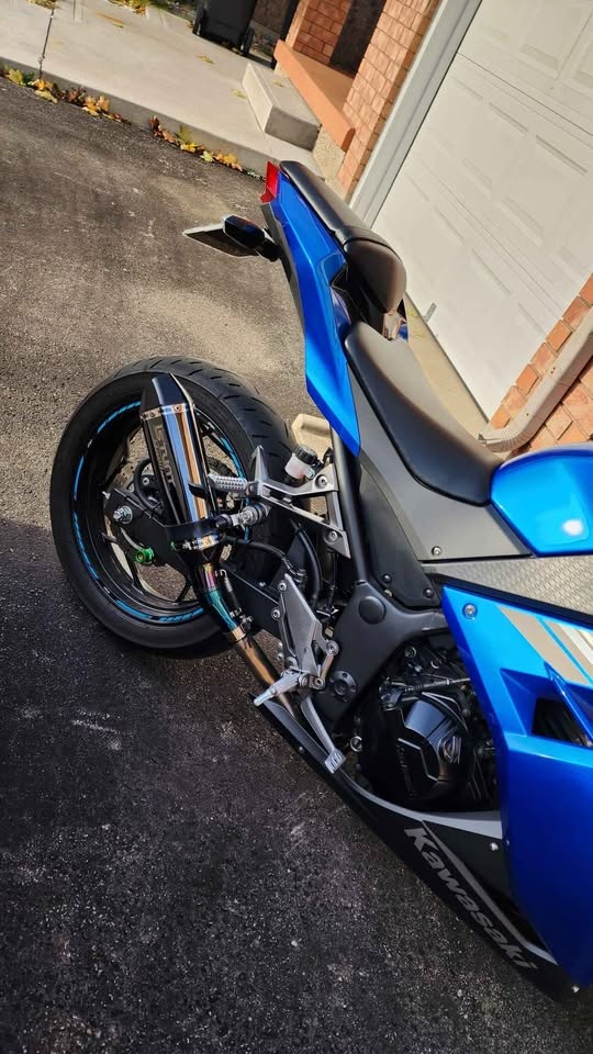 2017 Kawasaki Ninja EX300 - 11,000 km - Blue - photo 4