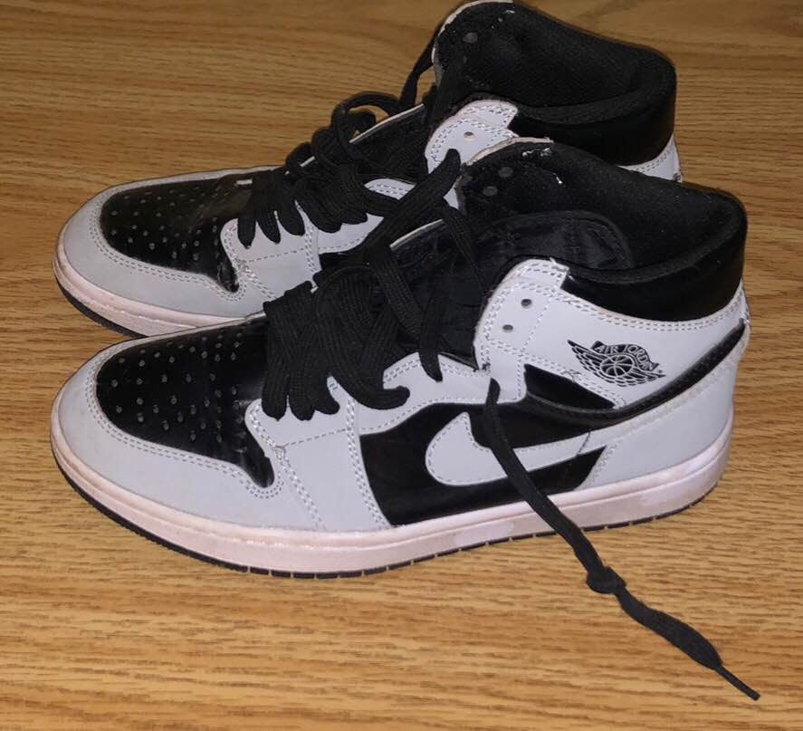 Nike Air Jordan 1 Mid Black White Size 8 - photo 2