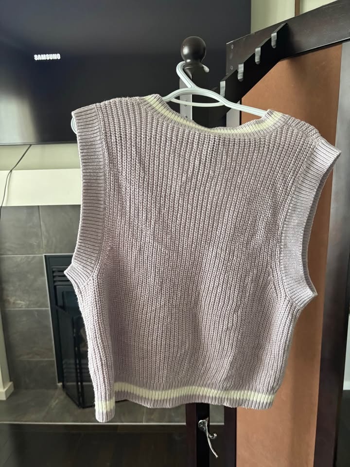 Cute Lavender Sweater Vest - photo 2