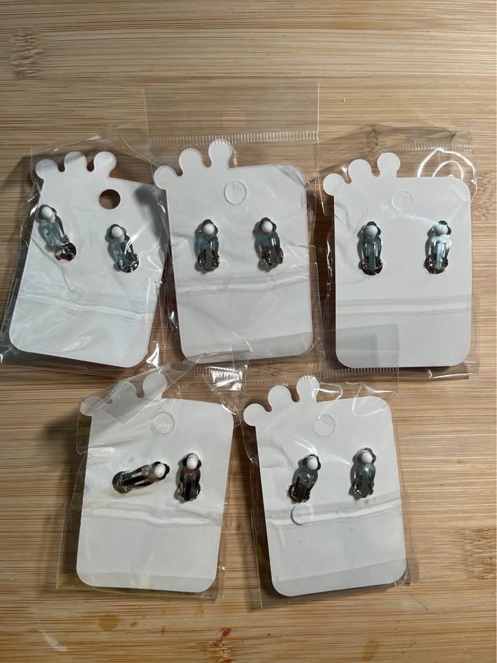 Sanrio clip on earrings - photo 2
