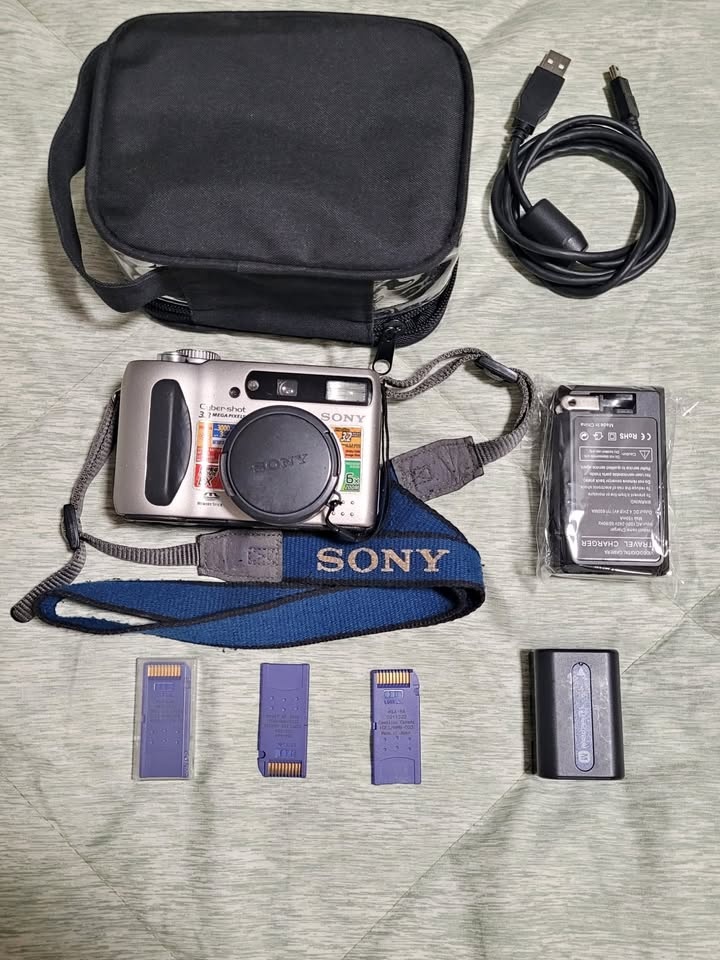 SONY DSC-S75 Digital Camera - Pick up near Joyce Station