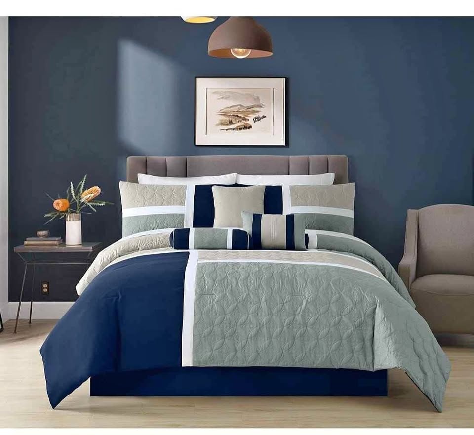 NEW Queen 7-Pc Patchwork Comforter Set - Navy/Gray