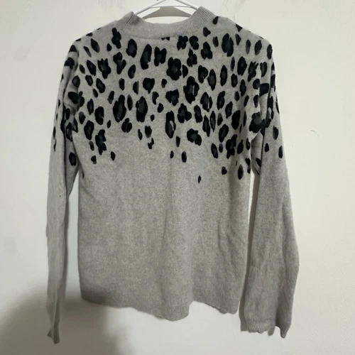 SAKS FIFTH AVENUE 100% CASHMERE Leopard Sweater Gray Womens XS - photo 3