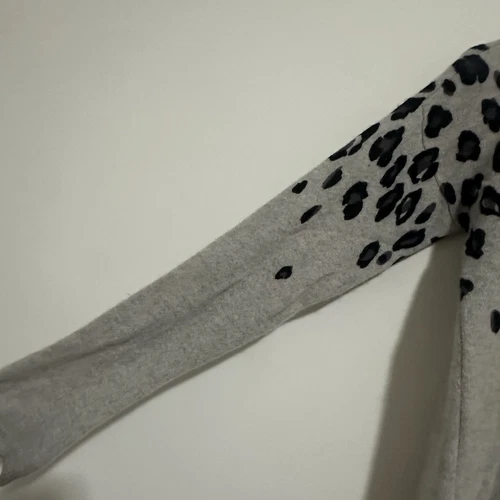 SAKS FIFTH AVENUE 100% CASHMERE Leopard Sweater Gray Womens XS - photo 5