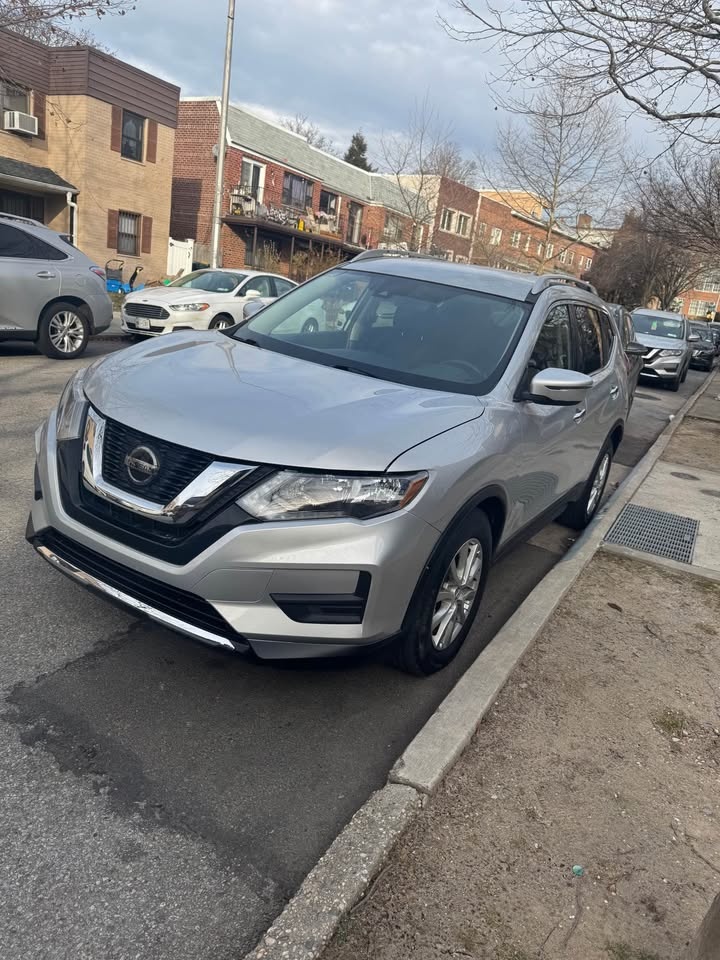 2020 Nissan Rogue SV Sport Utility 4D - photo 2