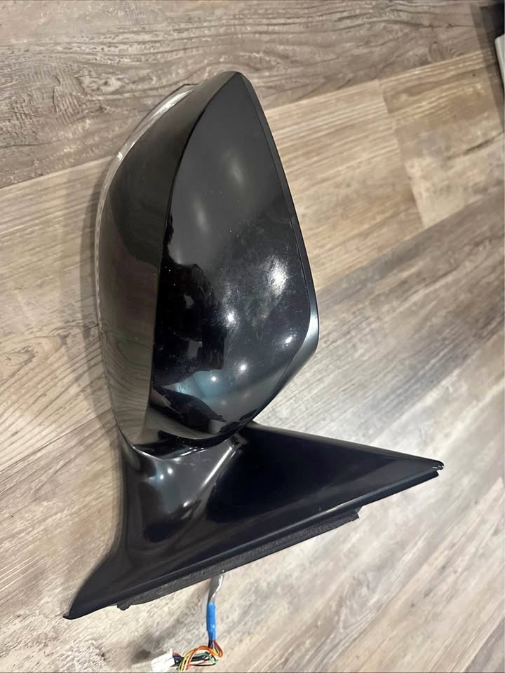 Infiniti Q50 Door Side Mirrors Left and Right