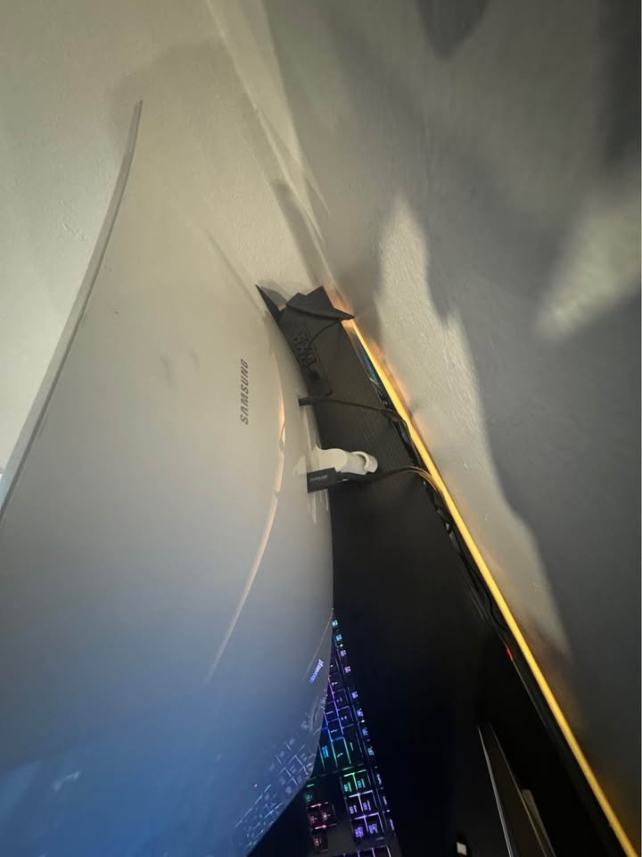 27 inch Curved Computer Monitors (2) - photo 4