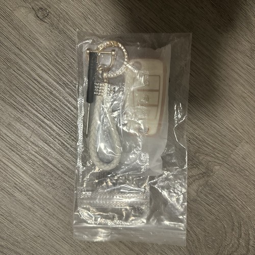 NIP Car Key Holder & Rhinestone Key Chain Set - photo 3