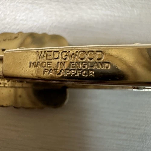 WEDGWOOD England Blue Pottery Cameo Tie Pin Bar EUC - photo 4