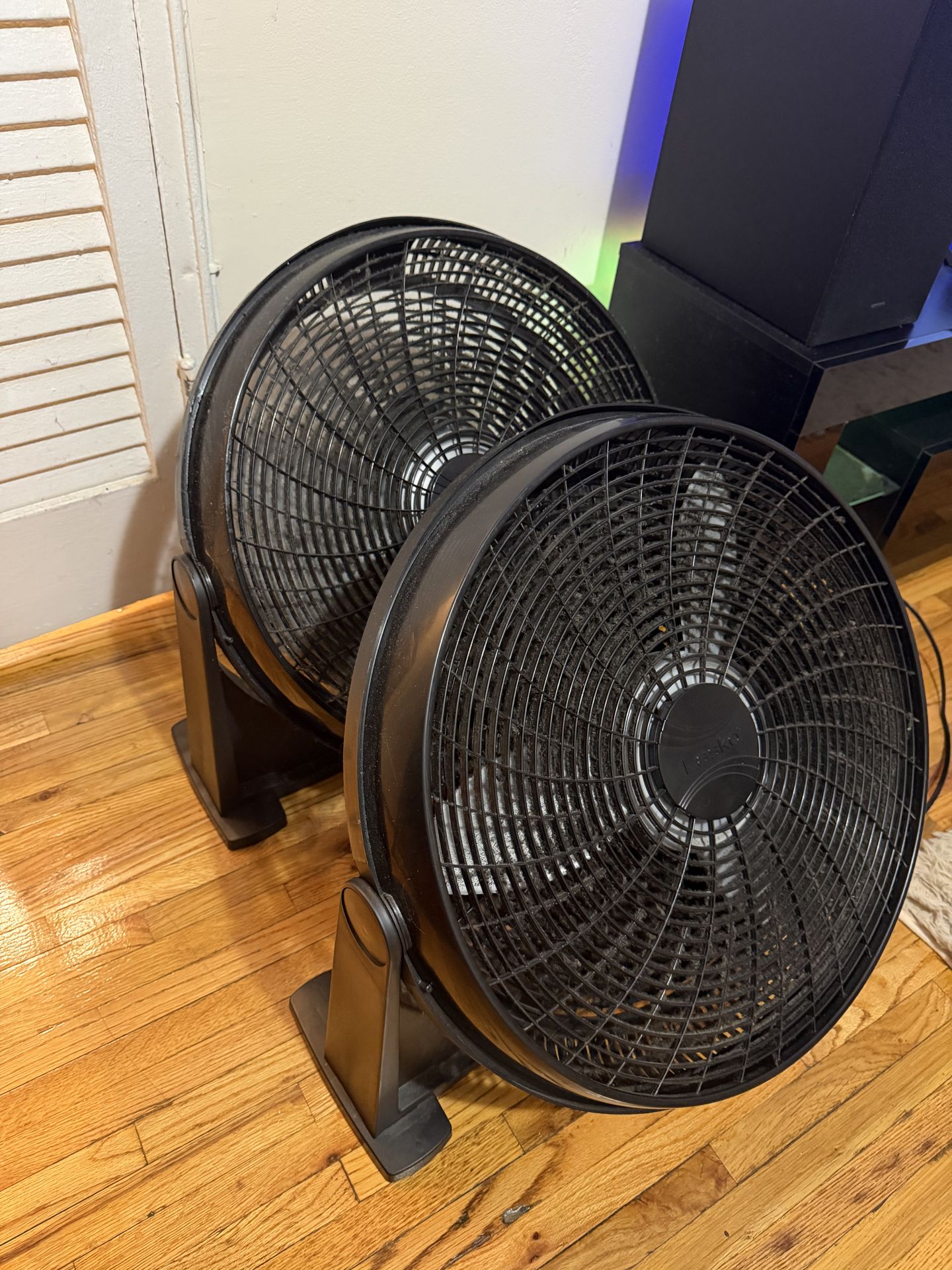 High velocity floor fan - photo 2