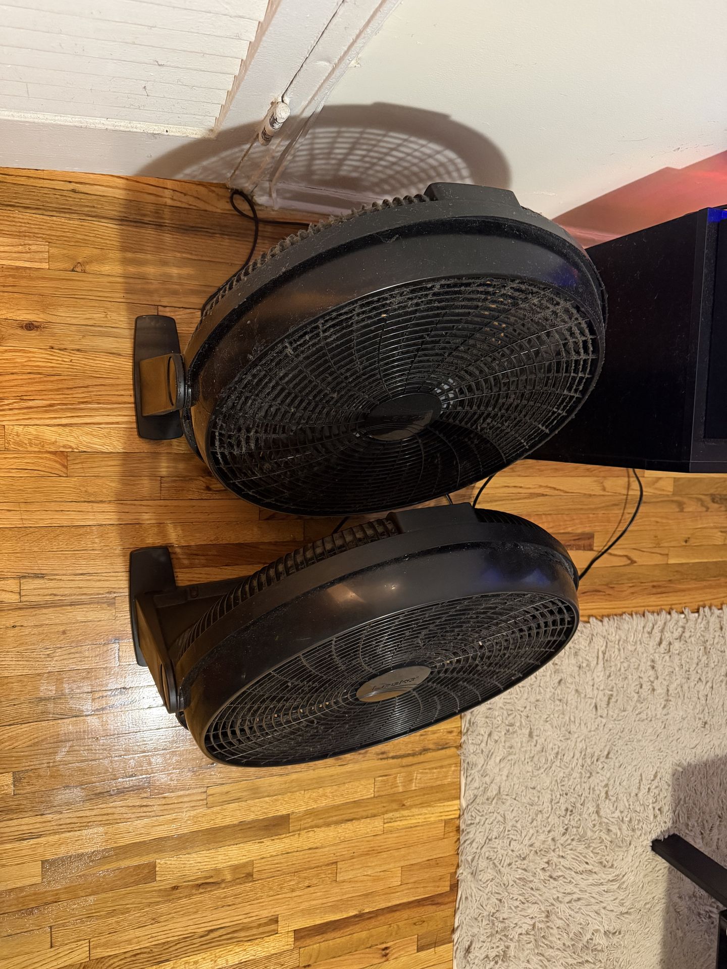 High velocity floor fan - photo 3