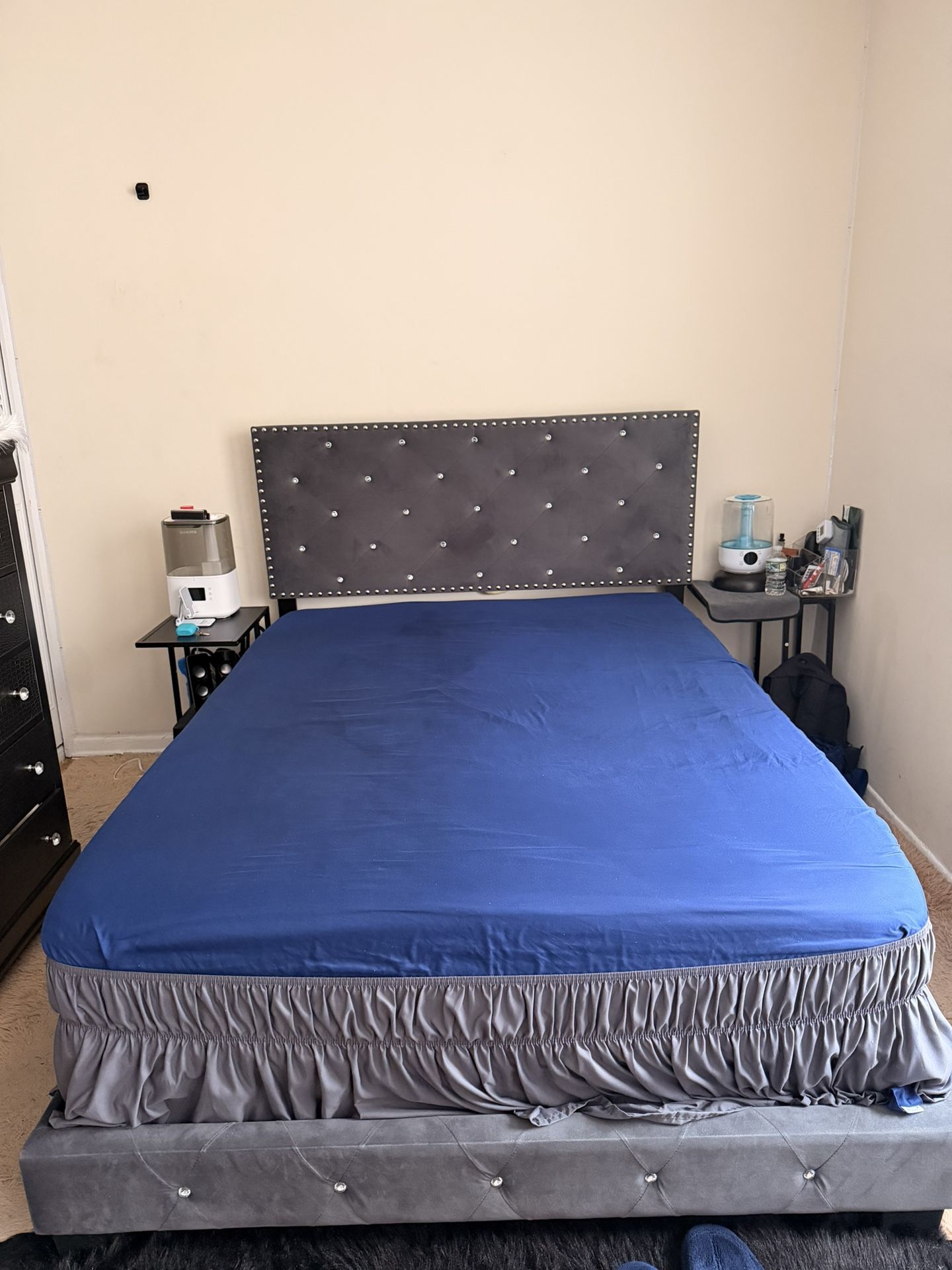 Twin Bed with mattress and box spring - photo 2