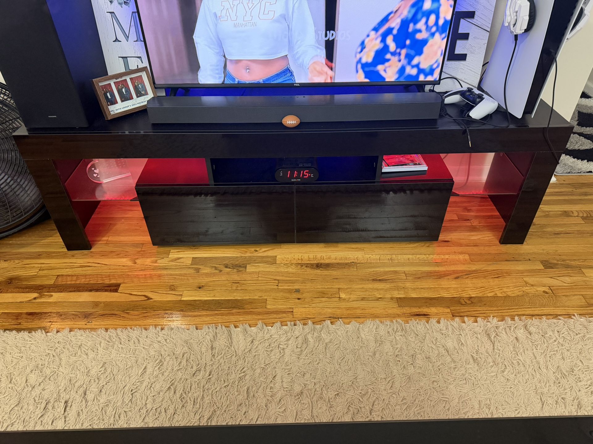TV Stand - photo 2