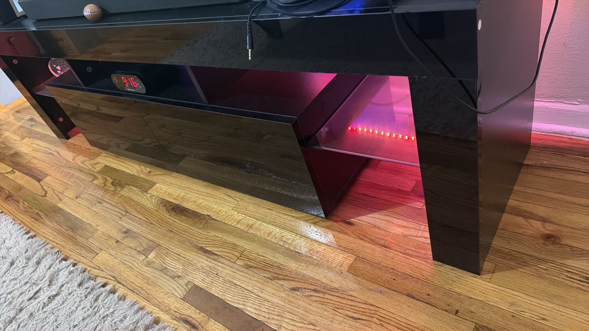 TV Stand - photo 3
