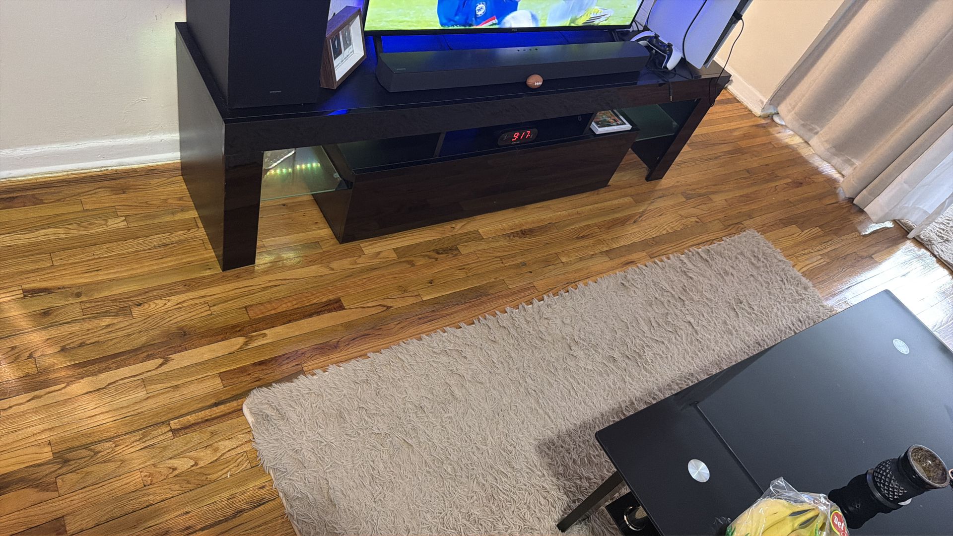 TV Stand - photo 5