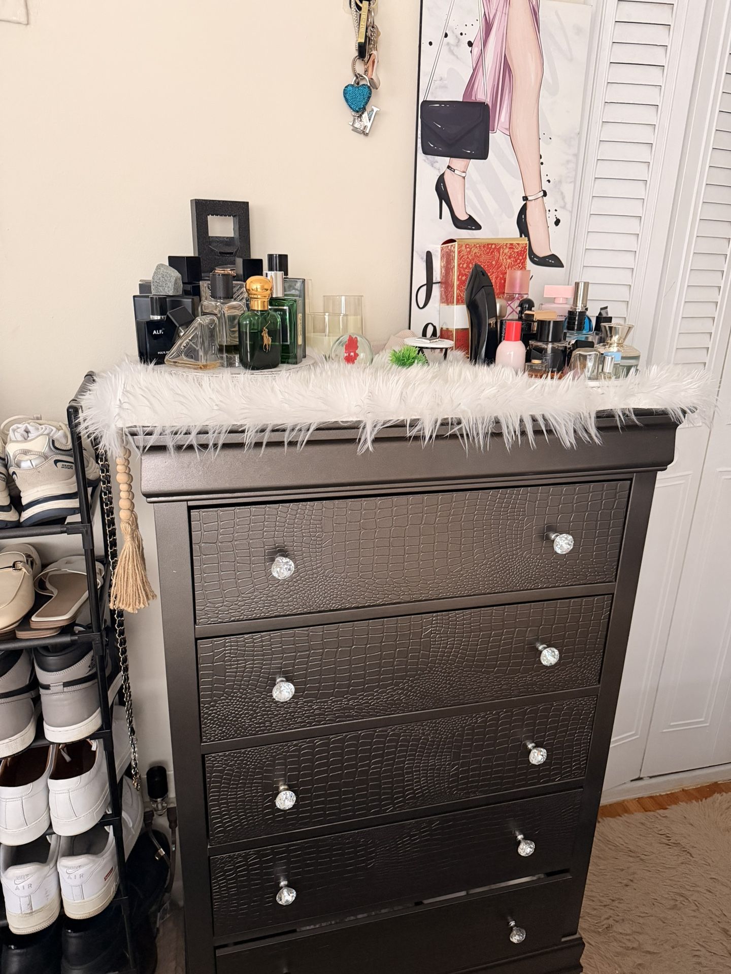 Black Wood Dresser