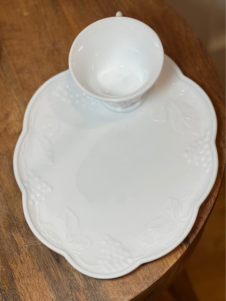 Indiana Colony Harvest Grape Milk Glass Snack Sets - photo 2