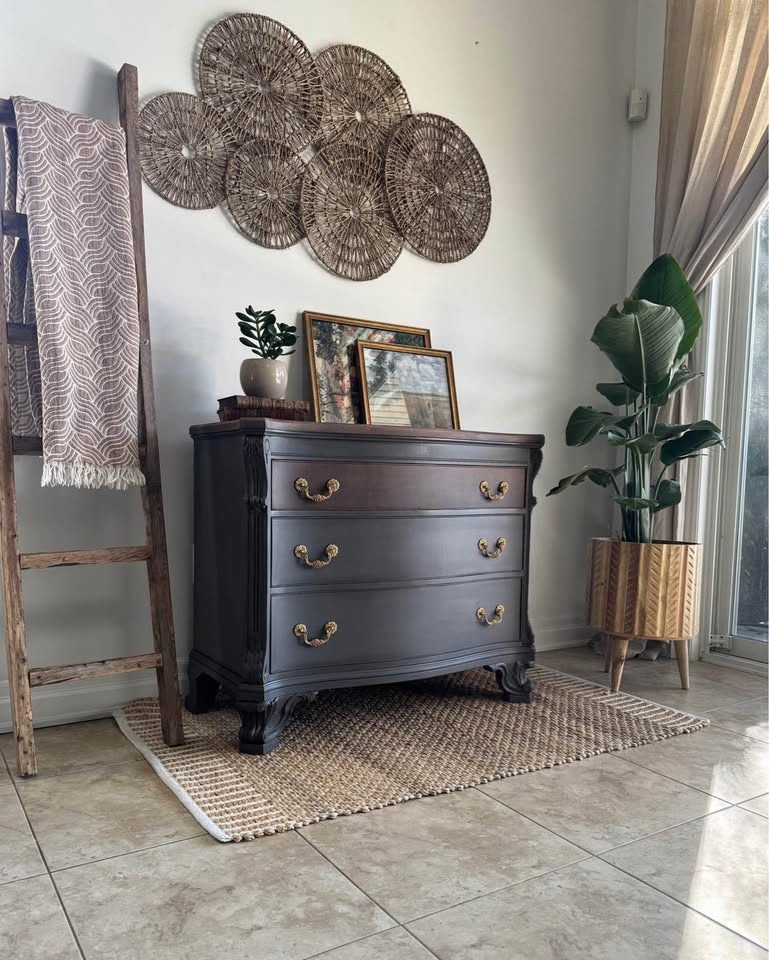 Refinished Vintage Louis XV Dresser / French Provincial Buffet - photo 3